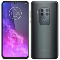 Motorola One Zoom